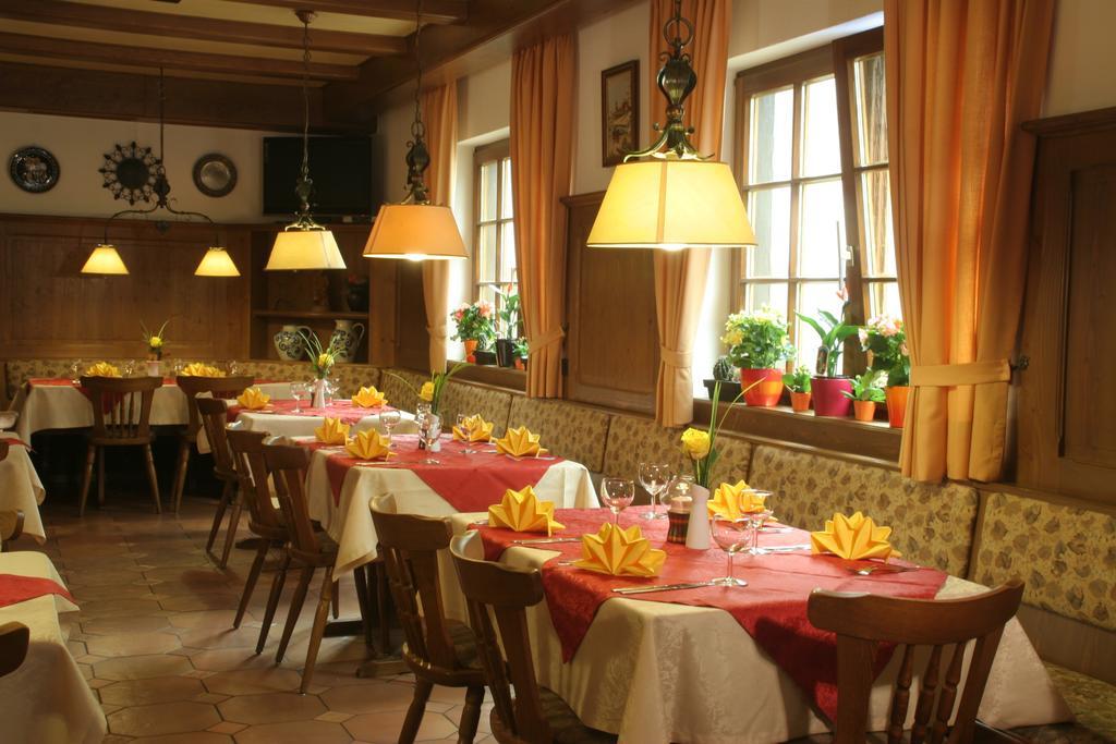 فندق كابيلروديكفي  Gasthaus Hirsch المظهر الخارجي الصورة