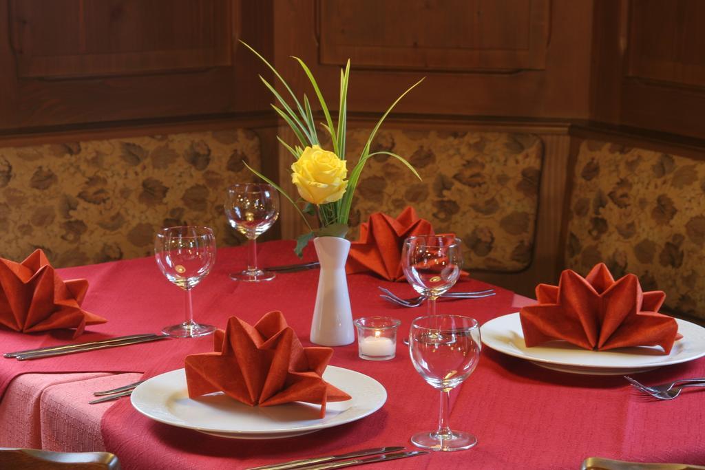 فندق كابيلروديكفي  Gasthaus Hirsch المظهر الخارجي الصورة