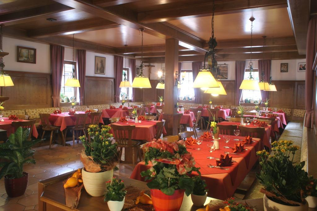 فندق كابيلروديكفي  Gasthaus Hirsch المظهر الخارجي الصورة